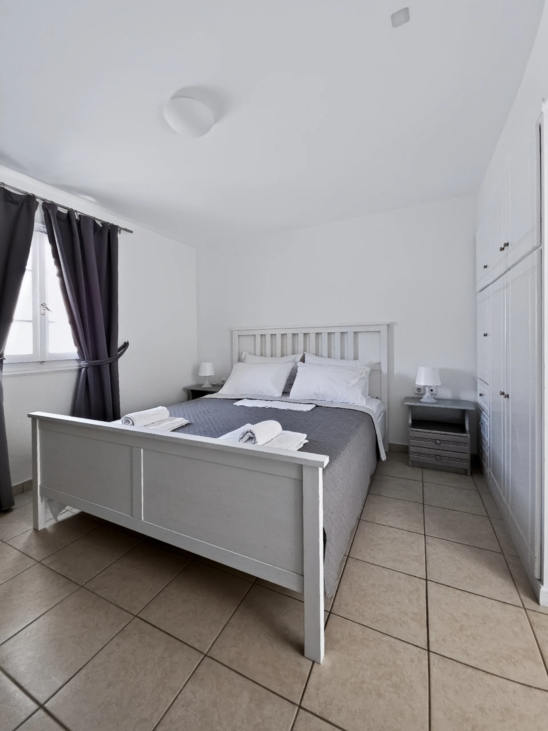 Apartment 5: second double bedroom prepared for guests