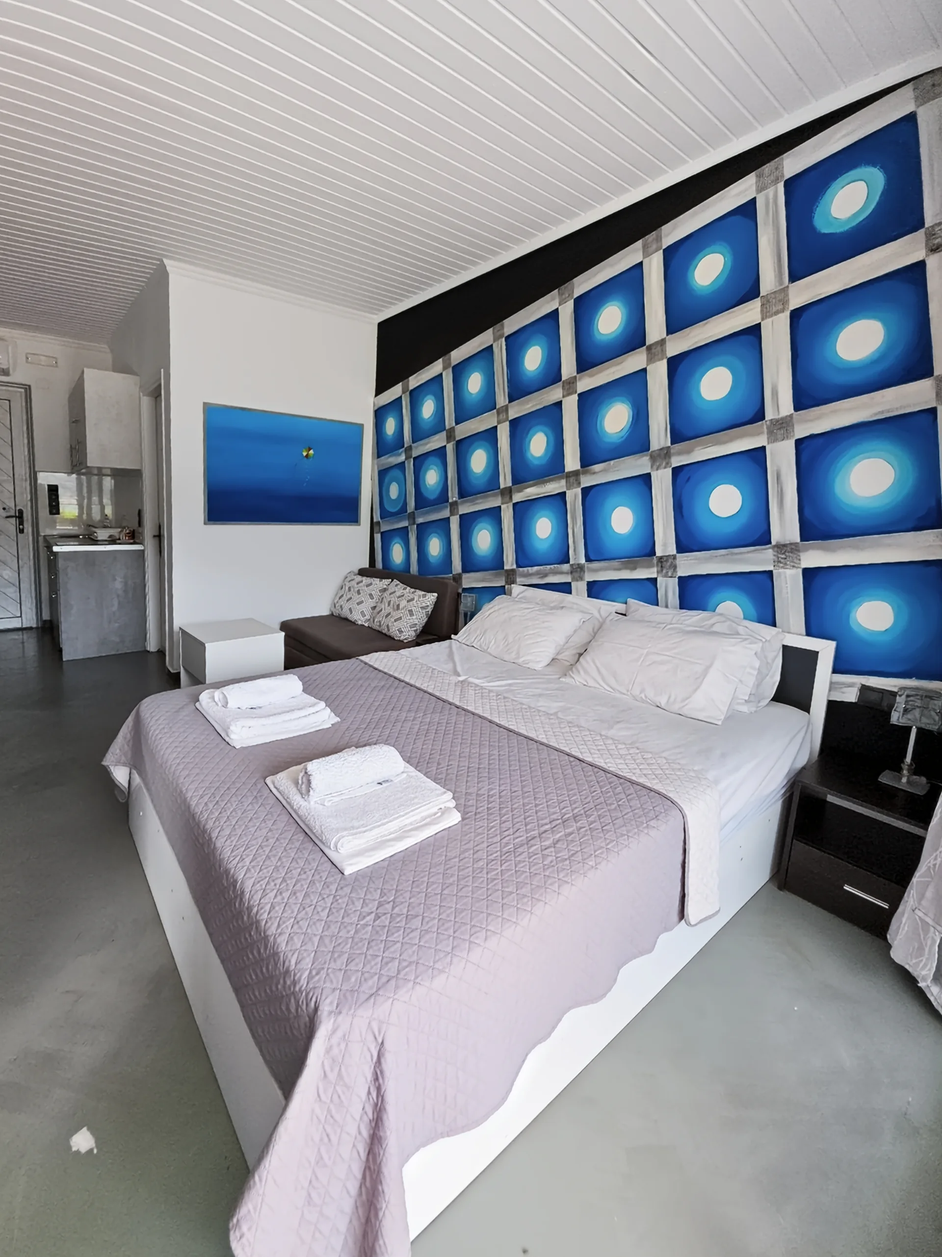 Studio 14: prepared double bedroom at Chakalaka Resort in Geni