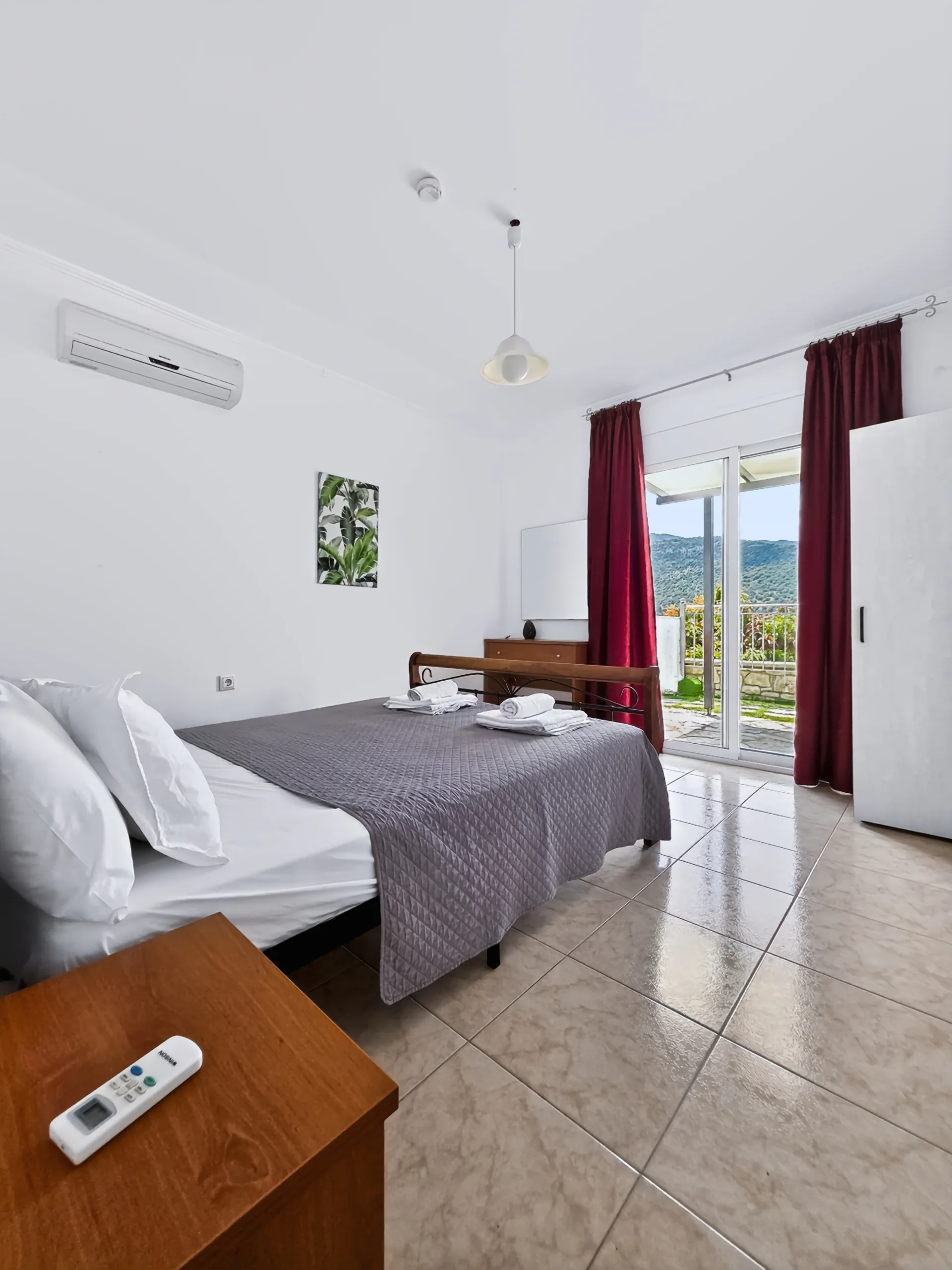 Villa 1: prepared double bedroom at Chakalaka Resort in Geni